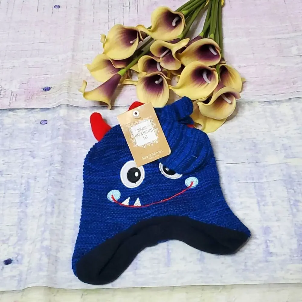 NWT Infant Hat and Mitten Set